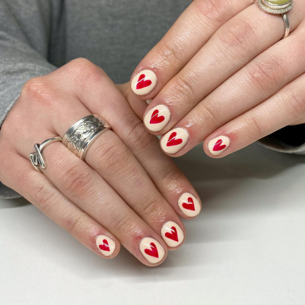 Sweet Minimalist Short Valentine's Day Nails, Love Heart Accent Nail Ideas, Valentines Nails, Valentine's Day Nails, Valentines nail art