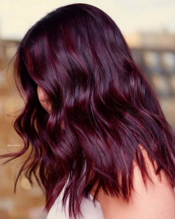 25 Rich Cherry Hair Hues for a New Look : Deep Plum Shoulder Length Subtle Waves