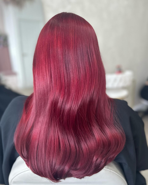 23 Juicy Cherry Hair Colour Shades : Silky Crimson Radiance