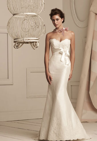 Ivory wedding dress, Paloma Blanca