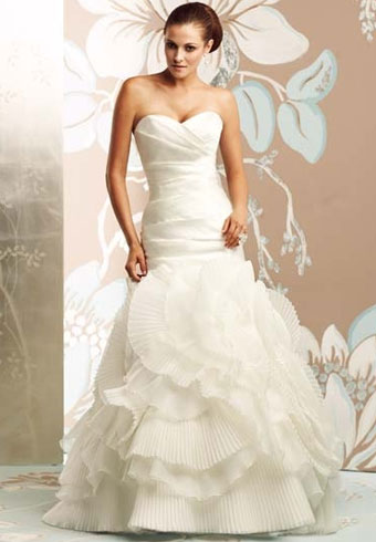 paloma blanca,paloma wedding dresses,whtie wedding dresses