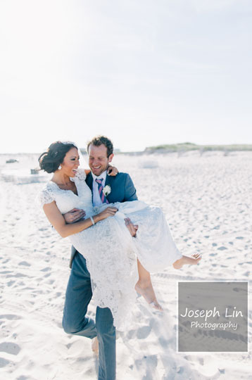 Pastel Beach Wedding From Joseph Lin Photography see more https://www.itakeyou.co.uk/wedding/beach-wedding-from-joseph-lin-photography/ bride and groom, newlywed