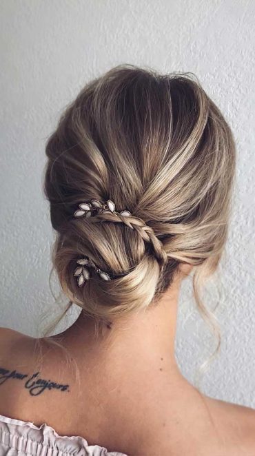 33 Classy And Elegant Wedding Hairstyles I Take You | Wedding Readings ...