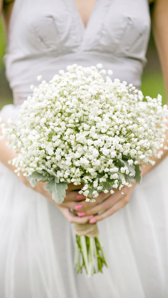 Beautiful Baby's breath Wedding Bouquets For Timeless Spring Weddings
