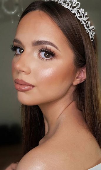 Gorgeous Wedding Makeup Looks For Autumn Brides