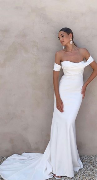 The Best Simple Wedding Dresses For Elegant Brides