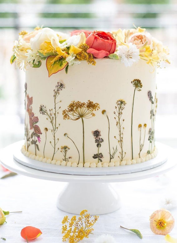 Flowers and Cakes - The Cake Eating Company NZ