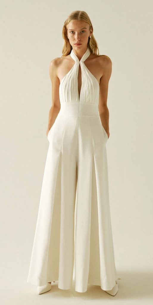 15 Modern Wedding Dresses 2021 for Minimalist Brides