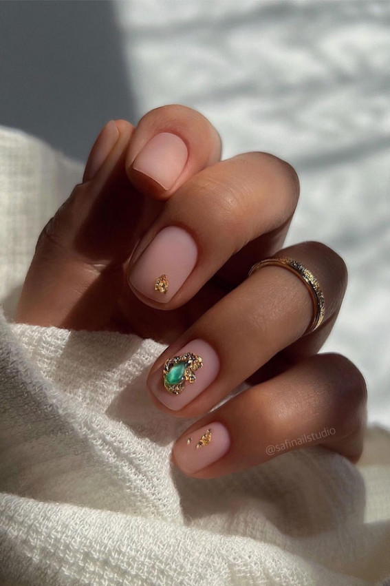 short nude nails, classy nude nails, matte nude nails, subtle nails