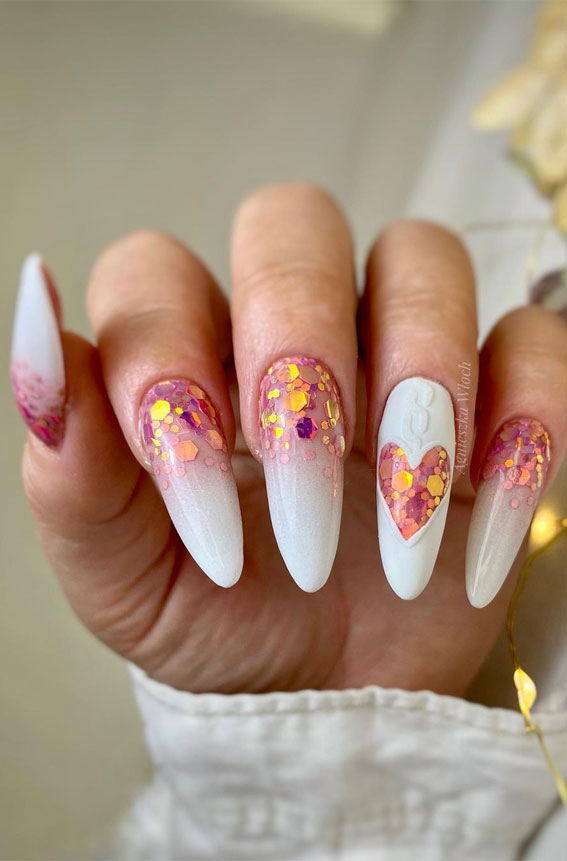 valentine's day nails 2022, valentine nails, pink love heart nails, cute love heart nails, valentine nails 2022, heart nails 2022, heart tip nails, heart nails brown, red nails, pink nails 2022