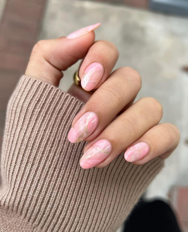 30 Cute Ways To Wear Pastel Nails : Rose Quartz and Gold Nails