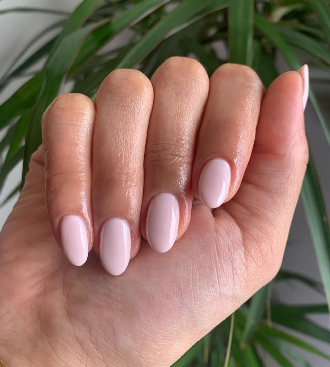 50 Trendy Pink Nails That're Perfect For Spring : Light Pink