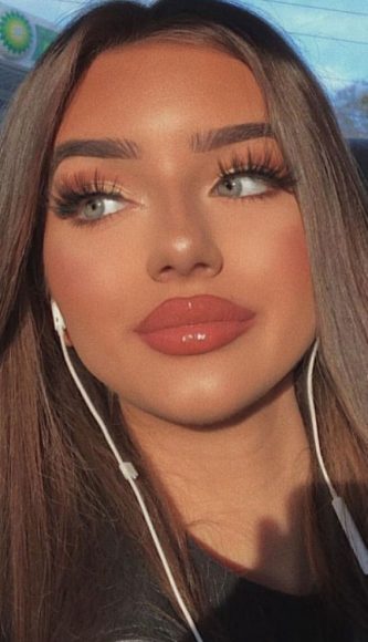 44 Everyday Makeup Look Ideas : Blue Eyes + Glossy Lips I Take You ...