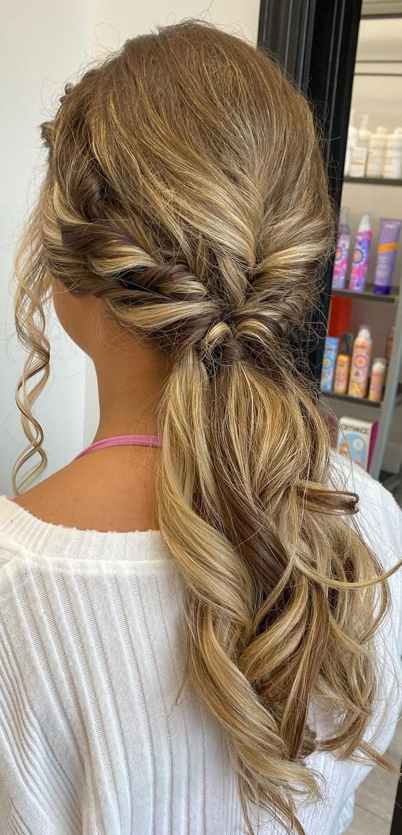 20 Effortless Chic Short Prom Hairstyles  Styles Weekly
