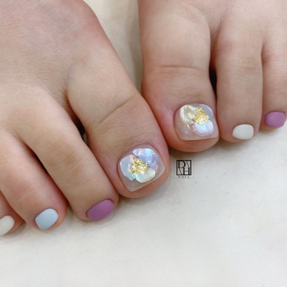 37 Crazy Cute Pedicure Designs : Shell Flower Toe Nails