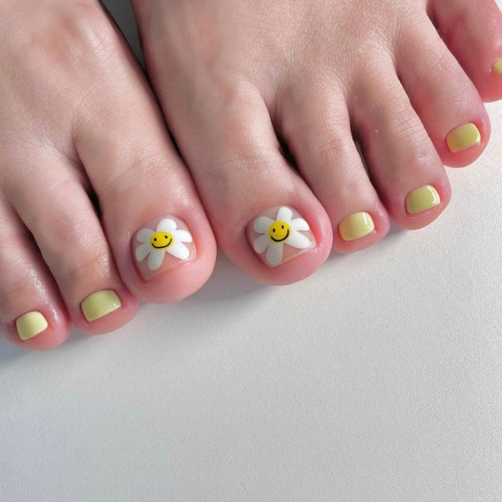 43 Cute Toe Nail Designs : Happy Flower Toe Nails