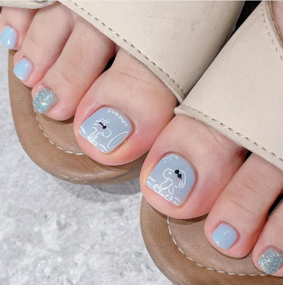 37 Crazy Cute Pedicure Designs : Snoopy Blue Toe Nails