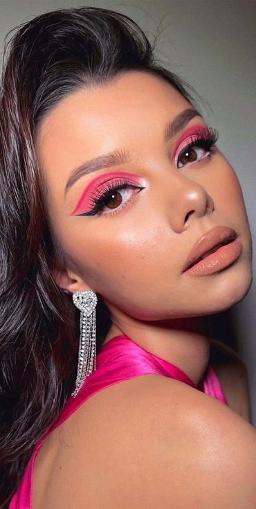 Gorgeous Makeup Trends To Try In Dark Pink Eyeshadow I Take