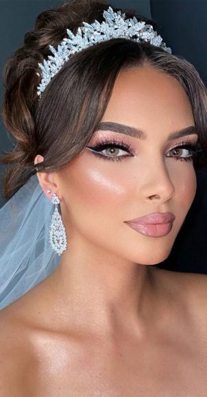 50 Gorgeous Makeup Trends To Try In 2022 Bridal Makeup With Hair Up I