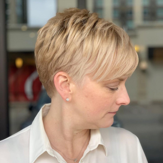 40 Best Pixie Haircuts & Hairstyles For Any Hair Type : Low Maintenance Pixie Over 50
