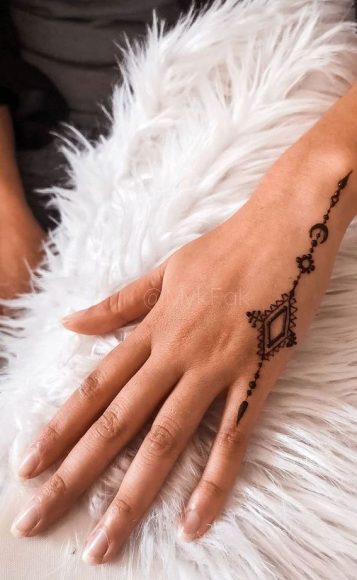 70 Minimal Henna Designs Side Hand Henna I Take You Wedding Readings Wedding Ideas 1624