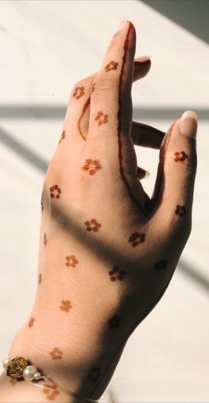 50 Timeless Allure of Henna Designs : Scattered Ditsy Pattern I Take ...