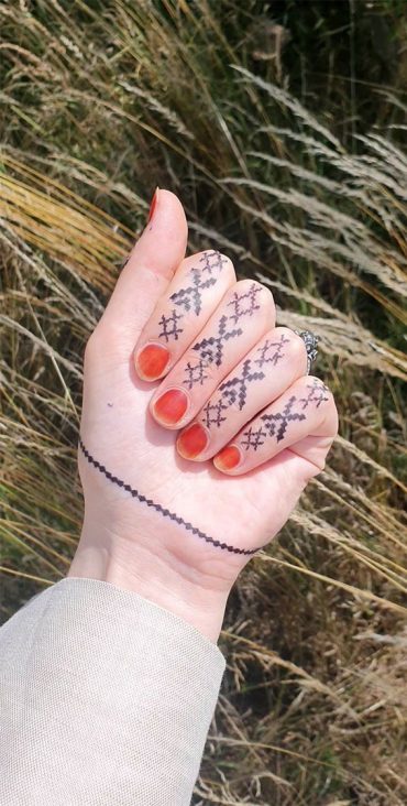 50 Timeless Allure of Henna Designs : Modern Symbols I Take You ...