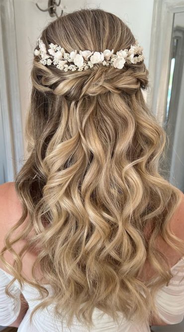 22 Chic and Versatile Hairstyles for the Fashion-Forward Bride I Take ...