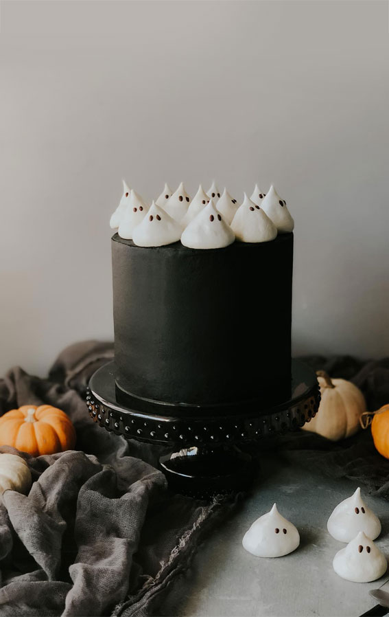 Halloween Cake Ideas to Haunt Your Taste Buds : Simple & Cute Spooky Black Buttercream Cake