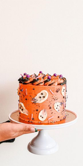 Halloween Cake Ideas To Haunt Your Taste Buds : Buttercream Orange ...