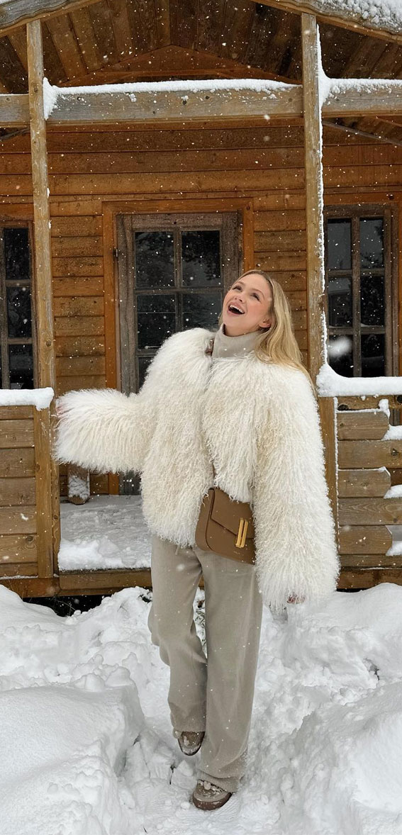 Snow Outfits Frost-Kissed Elegance: Snowy Ensembles for Winter