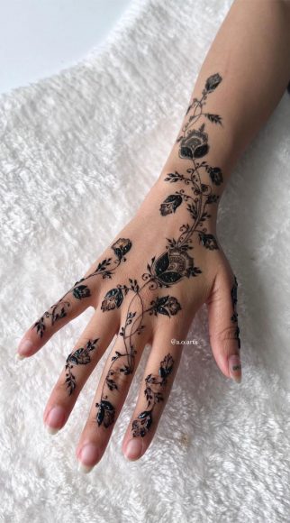 20 Simple Henna Ideas for Stylish Expressions : Intricate Floral ...