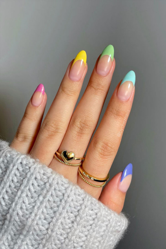 different color nails trend, gradient nails, different coloured nails, multi-colored nails, skittle nails, Different coloured nails short, Different coloured nails for summer, different color nails on each finger, multi color nail designs