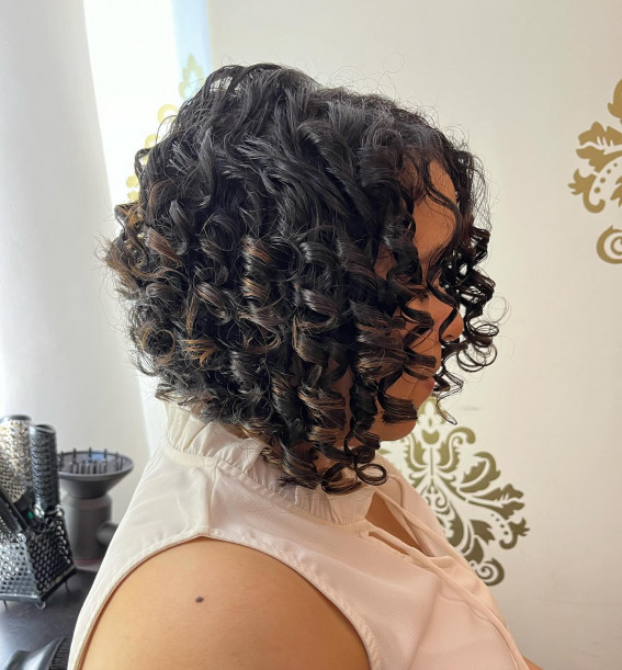 curly inverted bob, inverted bob, curly hairstyle, curly hair haircut