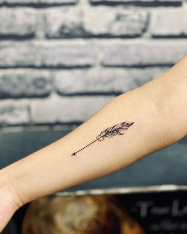 arrow tattoo on arm, arrow tattoos, small arrow tattoos