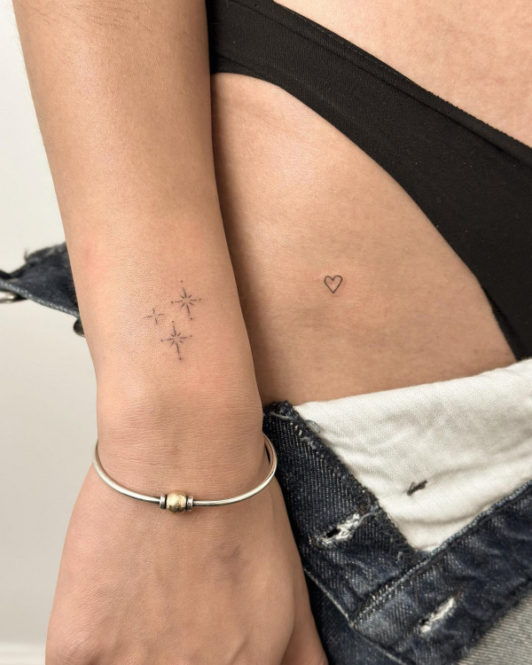 tiny star tattoos, minimalist tattoos