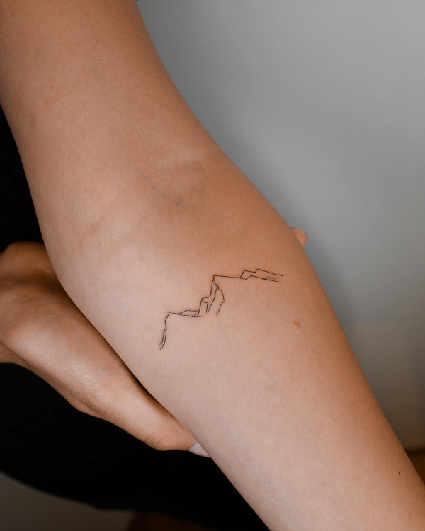minimalist mountain tattoo, minimalist tattoos
