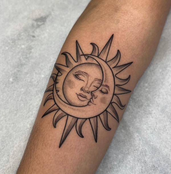 moon and sun tattoos, moon tattoo designs
