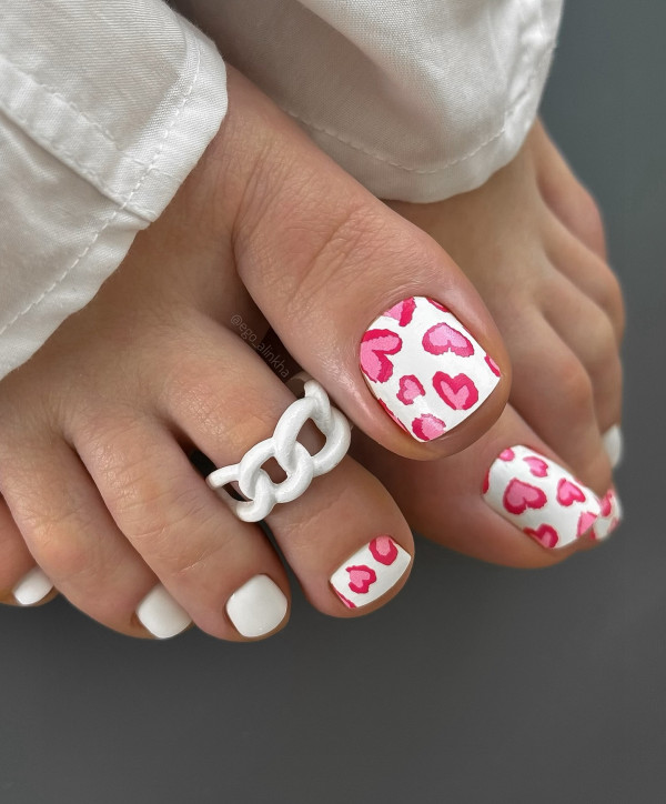 Sweet & Romantic Toe Nail Design : 25 Trendy Pedicure Designs