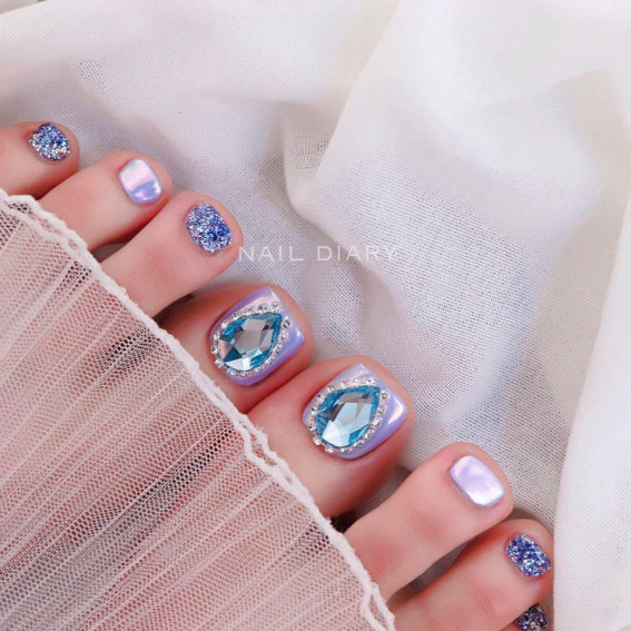 Chrome & Gem Elegant Toe Nail Art : 35 Pretty Pedicure Designs