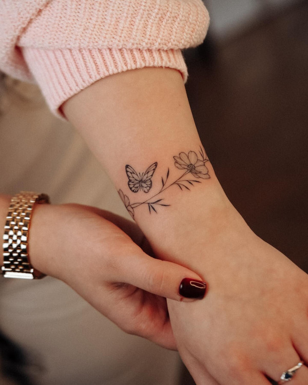 Flower Bracelet Tattoo Wrist, floral bracelet tattoo, flower bracelet tattoo designs, wrist tattoo