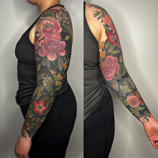 full sleeve tattoos, floral tattoos, arm tattoos, floral arm tattoos