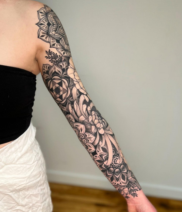 mandala tattoos, sleeve tattoos, Geometric sleeve tattoos, abstract tattoos, sleeve tattoo inspirations