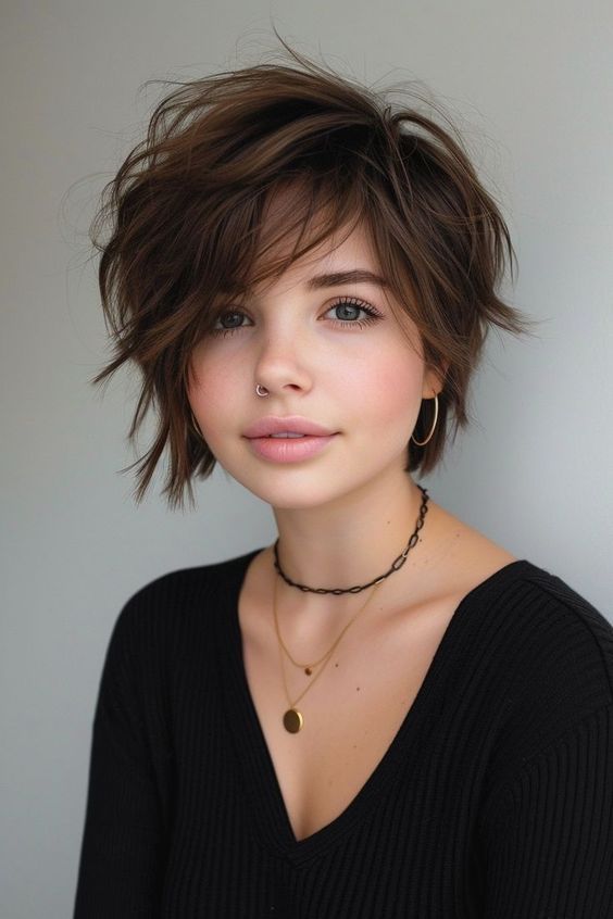 30 Cute Medium-Length Hairstyles : Playful Pixie Bob