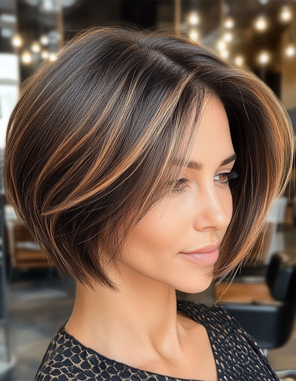 Highlighted Contour Bixie, Trendsetting Bixie Haircut, pixie bob haircut, bixie haircut, bixie hairstyle, pixie bob hairstyle, trendy bixie