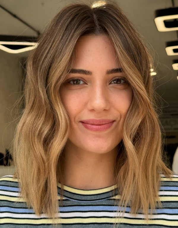 Beachy Waves with Natural Highlights, shoulder length bob haircut 