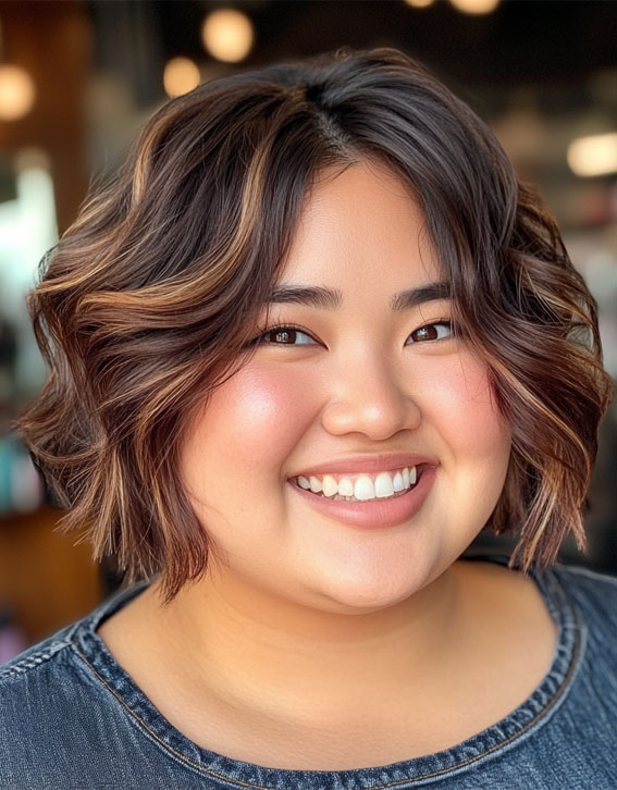 Bold Highlights for a Textured Bob, Flattering Short Haircuts for Chubby Women, Chic Short Haircuts for Plus-Size Women, short haircut for round faces, short haircuts for full faces, Best Short Hairstyles for Chubby Faces