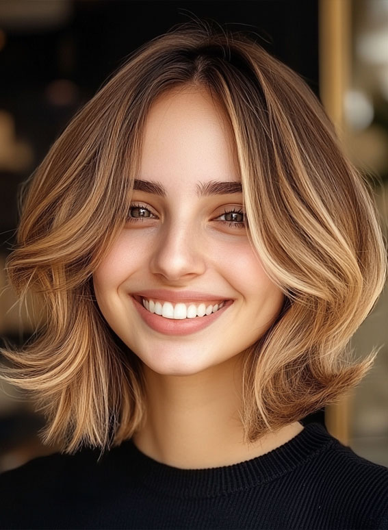 Textured Blonde Lob with Face-Framing Layers, Low-Maintenance Short Haircut, short haircut, short hairstyle, Low maintenance short haircut for fine hair, Low maintenance short haircuts for women