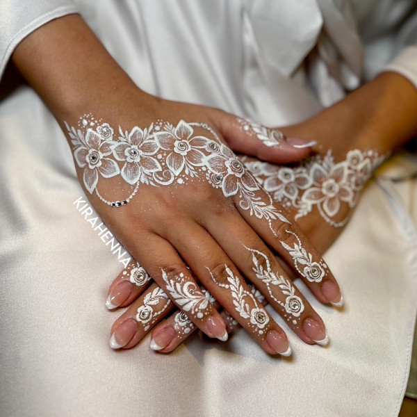 White Floral Elegance Henna, white henna, white bridal henna design, Modern wedding henna simple, henna patterns for the modern bride , Modern wedding henna designs, Floral Cascade Henna, Wedding henna designs, Simple wedding henna designs, Henna designs for wedding guest, Bridal Henna Designs