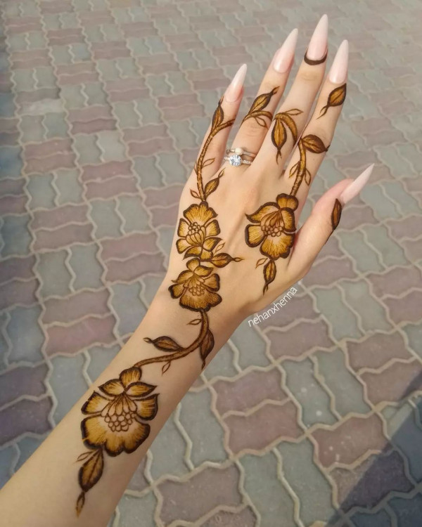 floral bridal henna design, Modern wedding henna simple, henna patterns for the modern bride , Modern wedding henna designs, Floral Cascade Henna, Wedding henna designs, Simple wedding henna designs, Henna designs for wedding guest, Bridal Henna Designs